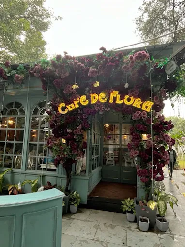 Cafe De Flora Exterior
